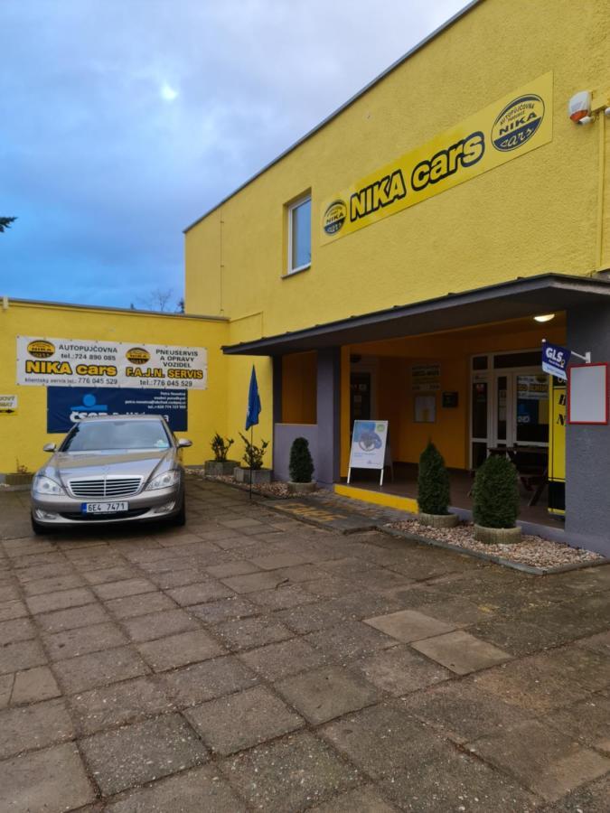 Nika Beds Hotel Pardubice Ngoại thất bức ảnh