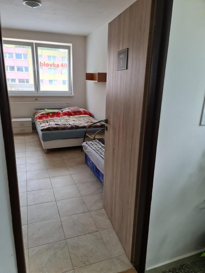 Nika Beds Hotel Pardubice Ngoại thất bức ảnh